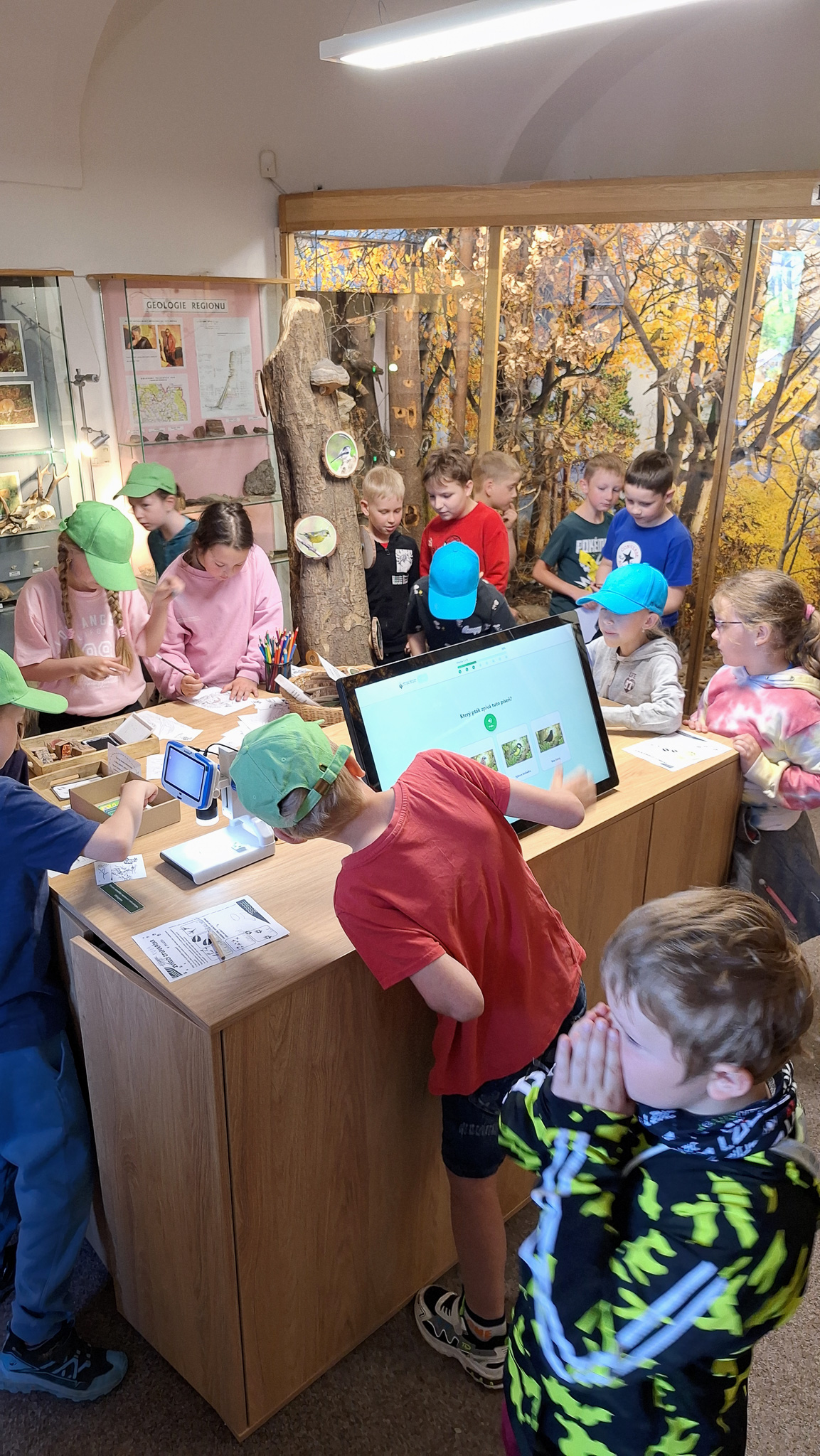 Školní třídy objevují proměny krajiny a její obyvatele
